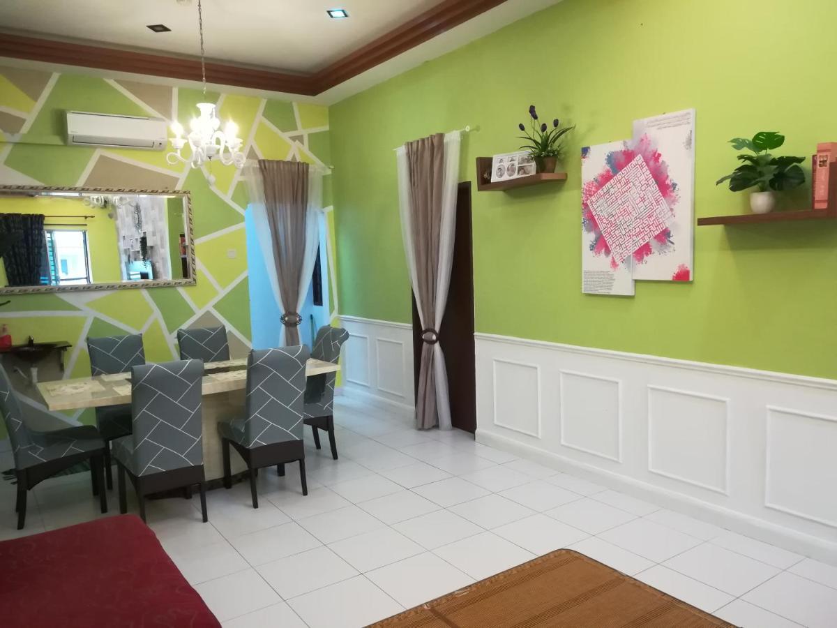 D Wangi Homestay Pasir Gudang At Ecotropic Extérieur photo