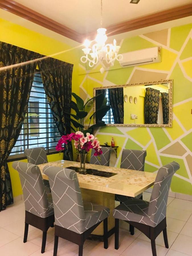 D Wangi Homestay Pasir Gudang At Ecotropic Extérieur photo