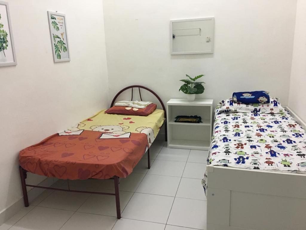 D Wangi Homestay Pasir Gudang At Ecotropic Extérieur photo