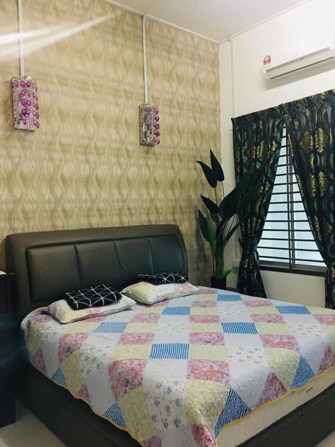D Wangi Homestay Pasir Gudang At Ecotropic Extérieur photo